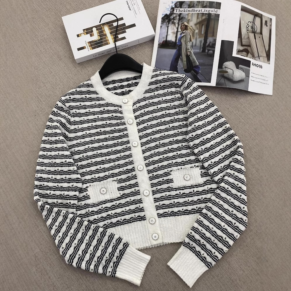 高版本CH家25经典黑白配色圆领开衫外套重工艺瑞士机双织定位缕空