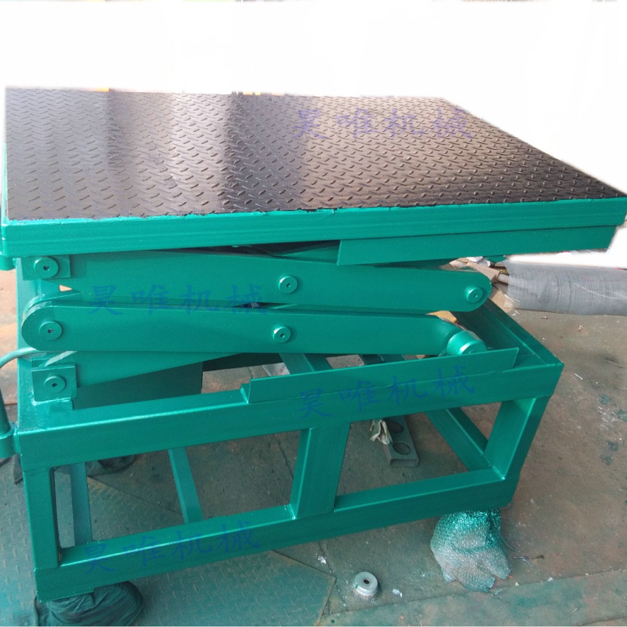 手动推拉行走液压升降台电瓶驱动液压升降行走移动剪叉式升降平台