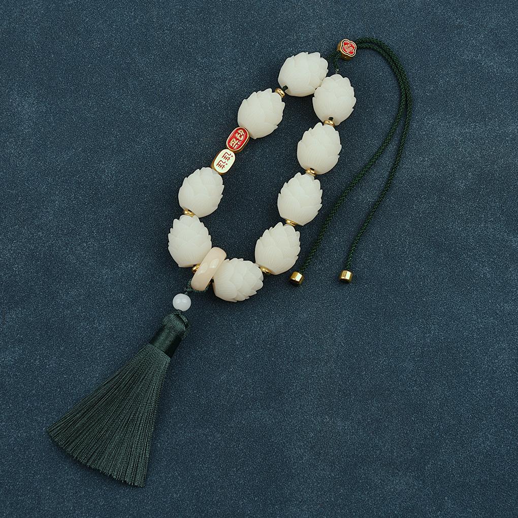 Qìchē – Car hanging Buddha Lotus Car - good-luck-single-tassel-green