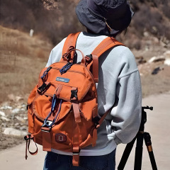 登山バッグ、ニッチデザイン、トレンディなアウトドアトラベルバッグ、防水ハイキングバックパック、バックパック、女性用スクールバッグ、大量で話すことができます。