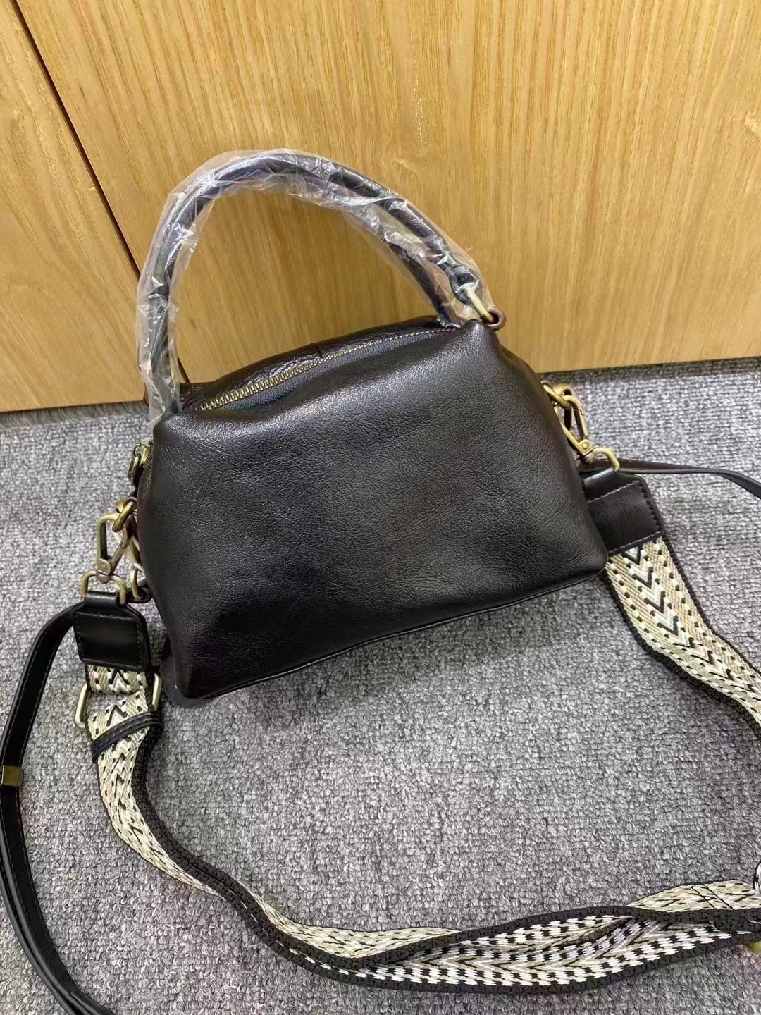 Genuine Leather Crossbody Handbag For Women, 2024 New Versatile Small Square Bag, Pure Cowhide Large Capacity Shoulder Bag, Contrast Color - Thumbnail 6