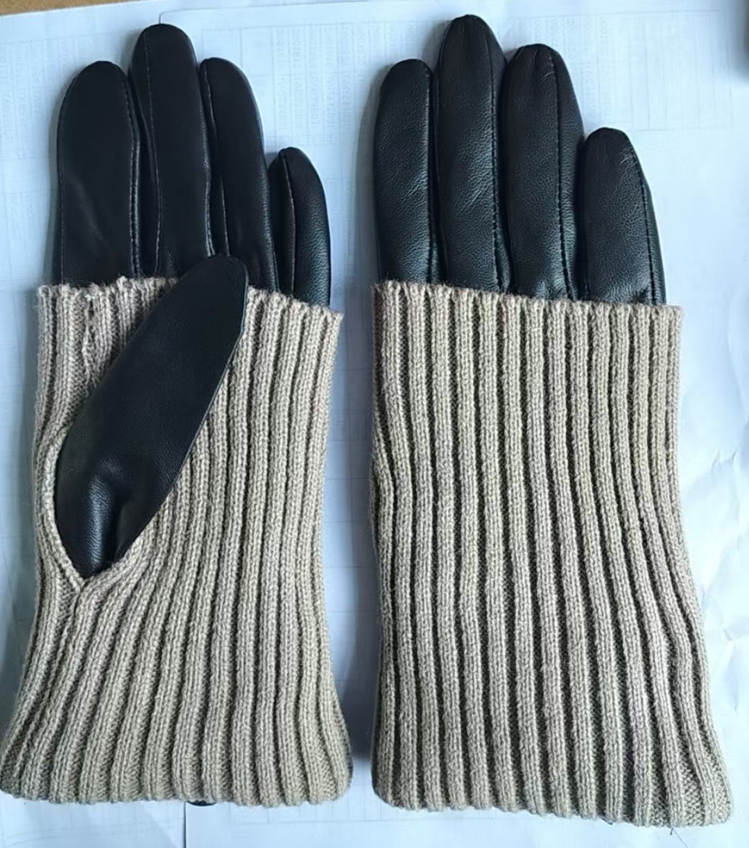 【양모 립 양가죽 장갑】 아몬드색