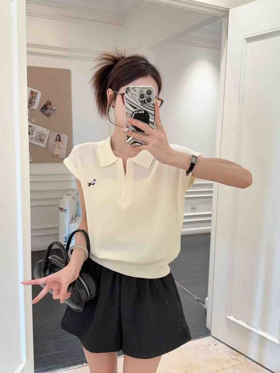 하얀색