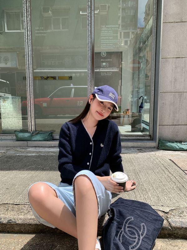 趋梦DT ETOLIE小狗刺绣拼边长袖针织开衫外套女高级感v领毛衣开衫|undefined