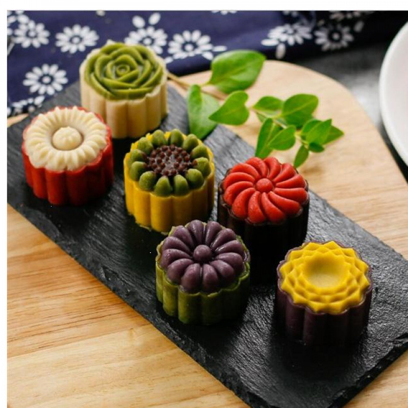 中秋の月餅の鋳型の家庭の手押し式の氷の皮のカボチャの餅の緑豆の菓子の大きさの漫画の補助食の焙煎の道具|undefined
