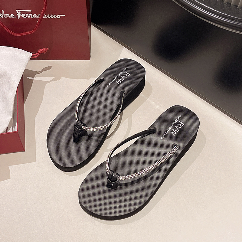 Nuevos zapatos de playa junto al mar, zapatillas, moda de verano para mujer, chanclas de diamantes de imitación