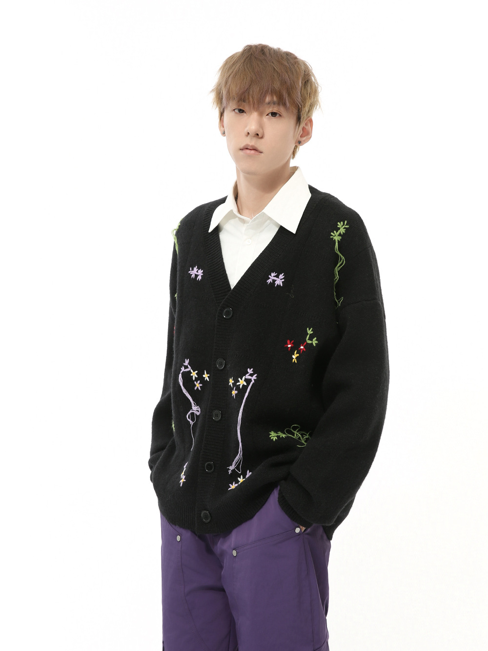 MTLCLOTHES Hombres| Otoño nuevo arte suave viento bordado a mano brilla diseño sensación de cuello V suéter