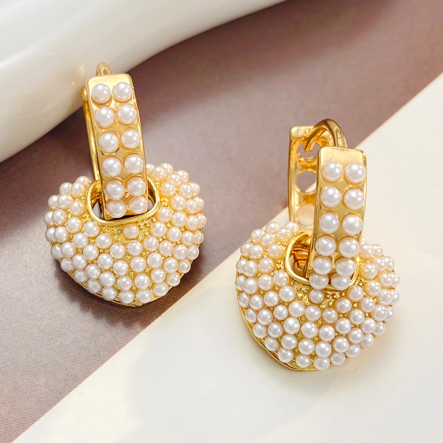 Heart Shape Pattern 1 Pair Elegant Retro Heart Shape Plating Inlay Alloy Artificial Pearls Earrings