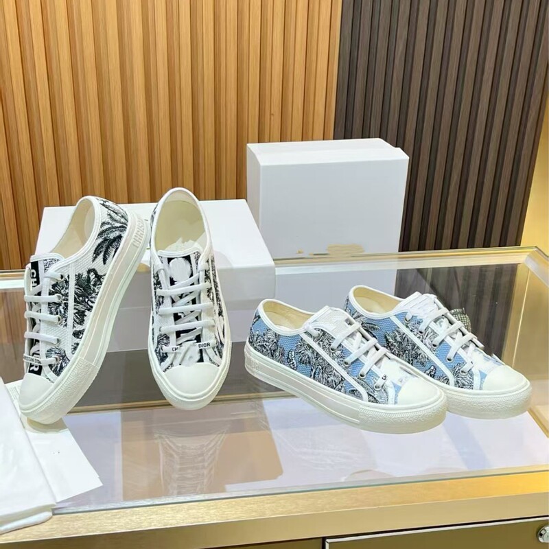 New Style Embroidered Thick-Soled Height-Increasing Canvas Shoes Trendy Monogram Letter Lace-Up Versatile Fashion Sneakers for Women
