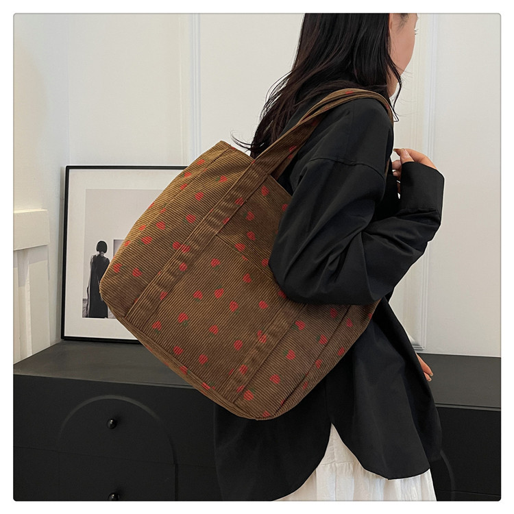 Women's Large Corduroy Strawberry Streetwear Sewing Thread Square Zipper Handbag display picture 33