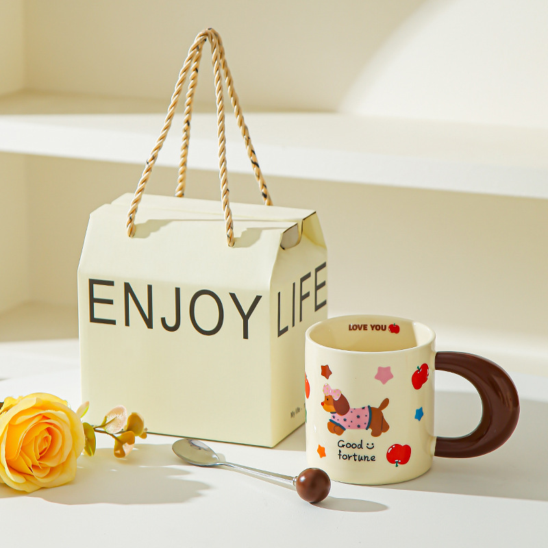 Taza de perro de salchicha para chicas lindas tazas de agua caseras nuevas tazas de café de desayuno de pareja de cerámica 2025