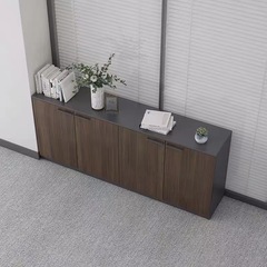 オフィスの低いキャビネットのロッカーのファイルの事務資料の収納棚の木製のファイル棚の置物の従業員のお茶の戸棚