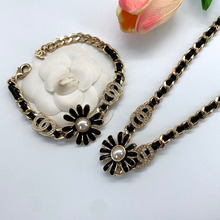 �pCˮ�ŤƬ朗l���ܵ��z��С���L�S�~���|��ɫ��Ƥ���i���