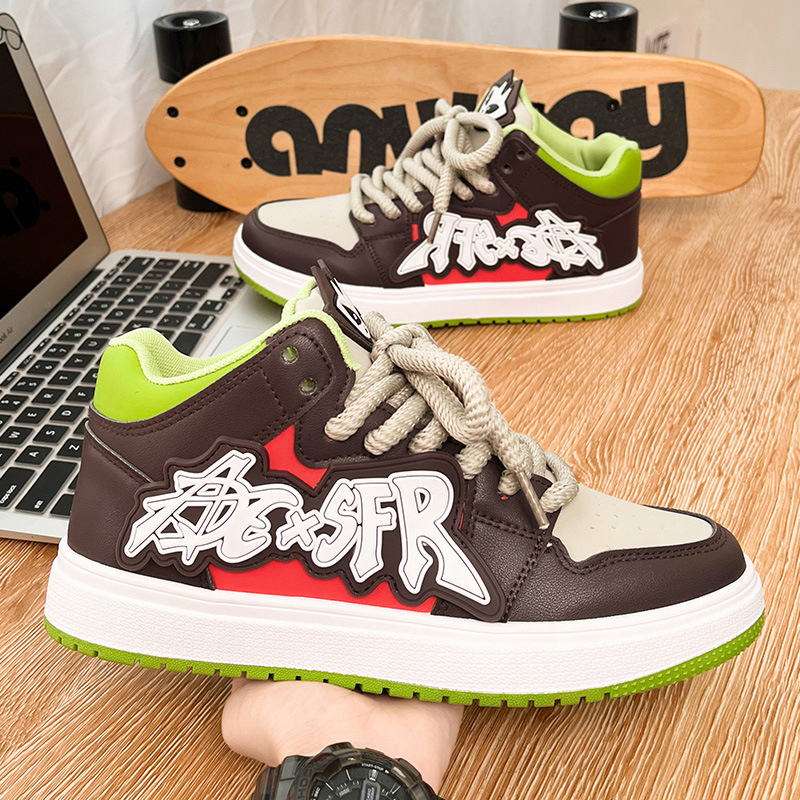 Cricketschuhe für Herren, neue kleine Teufels-Dopamin-Träger, trendige Sportschuhe, modische lässige Nischen-High-End-Sneaker_voghion.com