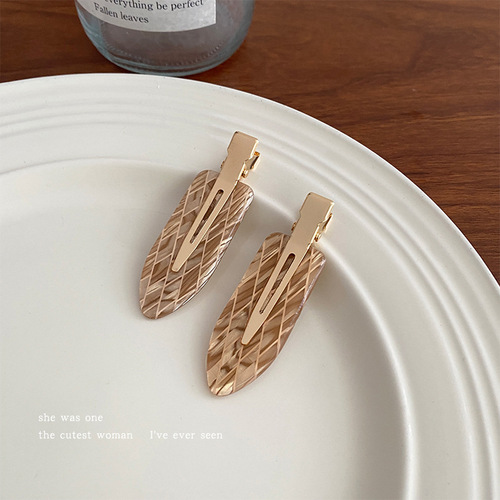 Unobtrusive hair clip for women, summer side bangs hair clip headwear face makeup mask one-word duckbill hair clip 