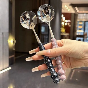 ��ɫ���鲻�P������L�����մ������׸��ֵ����׈A���{��
