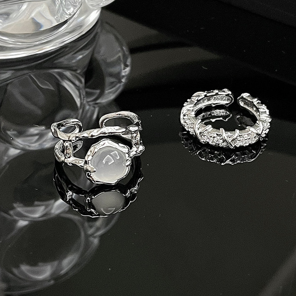 Small design ring with stone with zircon girl's