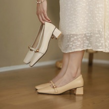 2025法式文艺小单鞋女方头百搭高跟鞋复古一字扣粗跟赫本玛丽珍鞋