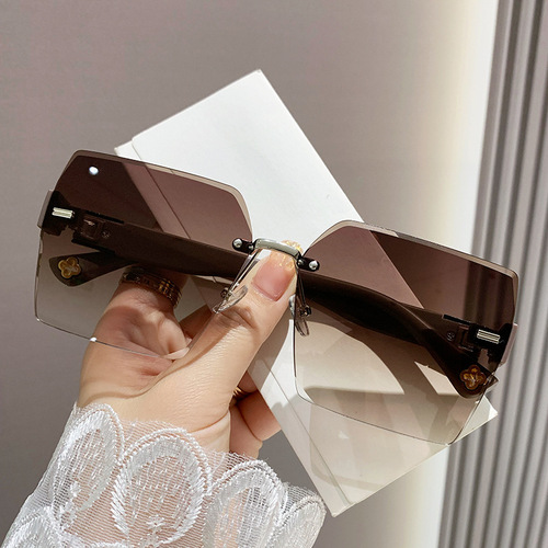 Fashionable sunglasses for women, high-end new style sunglasses for women, sun protection and UV protection, big face slimming sunglasses for men