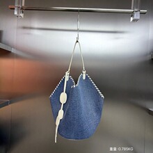 ����Ů2026�¿�W�tײɫ�͹Ŵ��������ذ��߼��Іμ�ͨ�ڰ���ĸ��