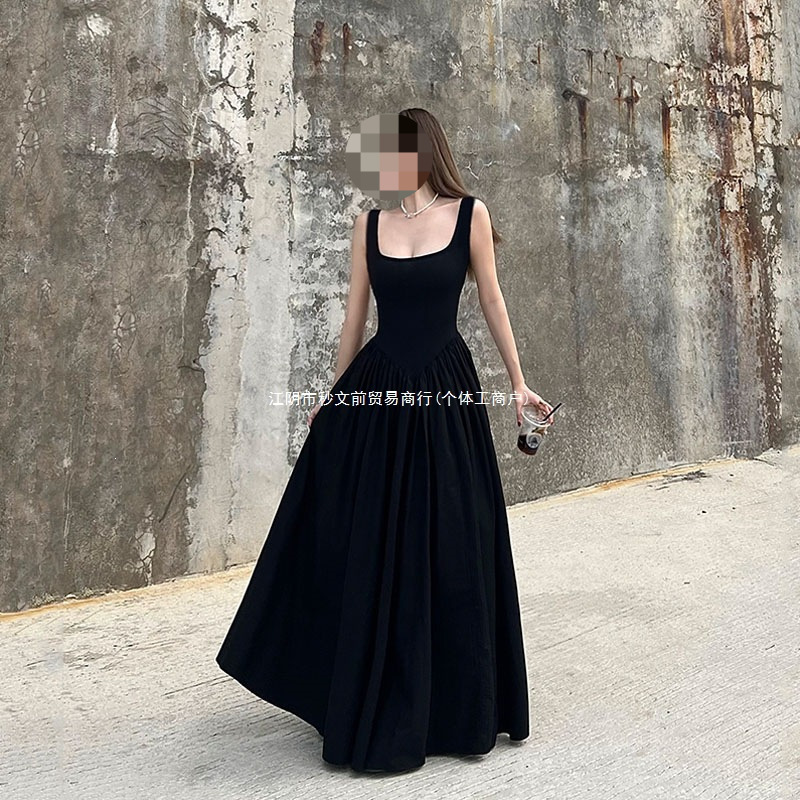 Black waist-cinching camisole dress for women, 2025 summer new style, knitted long dress, elegant tank dress Black waist-cinching camisole dress for women, 2025 summer new style, knitted long dress, elegant tank dress