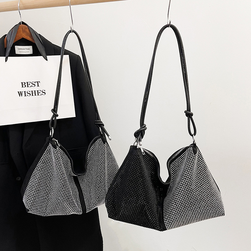 2024 primavera nuevo bolso de moda de mujer de gran capacidad bolso de hombro de estilo exterior bolso especial casual bolso de mujer simple mochila