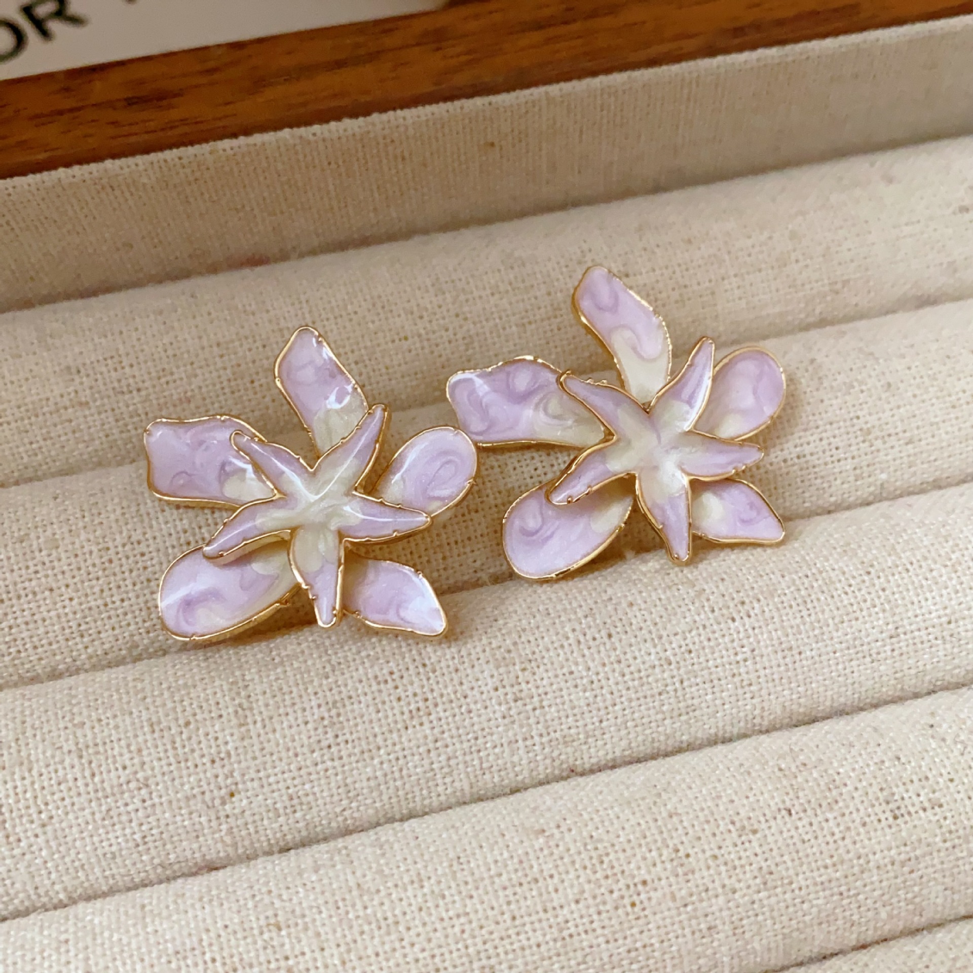 Aguja de plata 925 irregular Flor de Oro pendientes francés retro metal frío estilo Corea del Sur Internet celebridad pendientes para mujeres