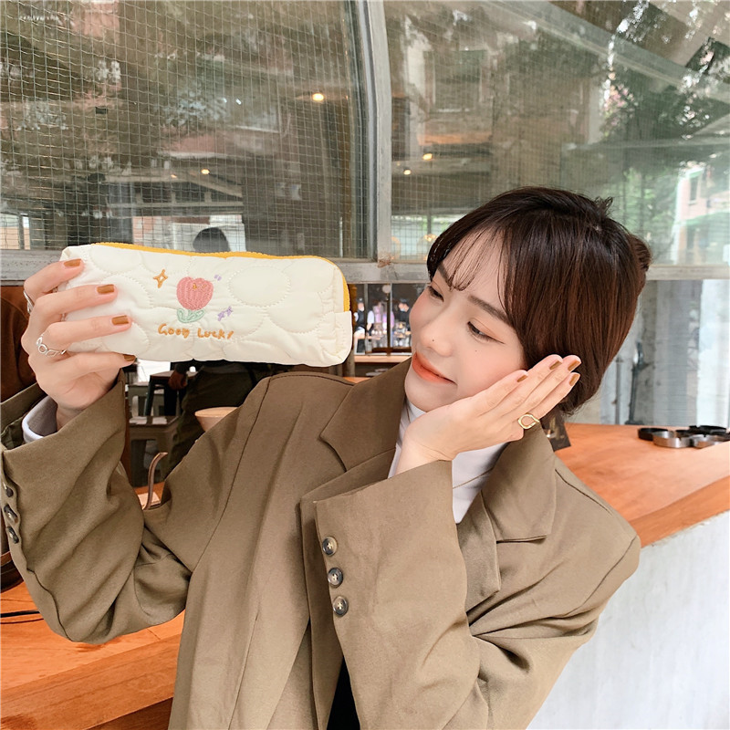 【 In Stock 】112155 Embroidered Tulip Pen Case, Girlish student Stationery Storage Bag, Fabric Makeup Bag undefined