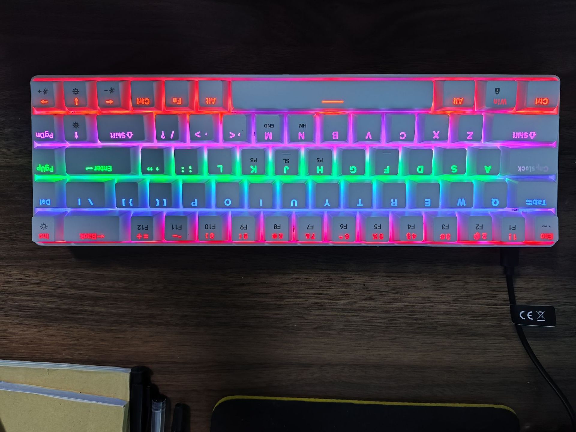 Fábrica de envío 68 teclas inalámbricas bluetooth tres modos RGB teclado mecánico enchufe y extracción de computadora portátil juegos de deportes electrónicos image 9