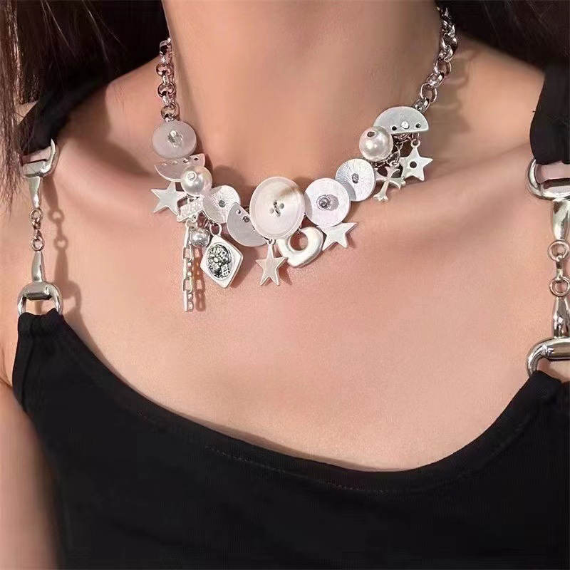 Sweet Cool Spice Y2K Silver Matte Star Necklace Women chocker Subculture Retro Niche Design Neck Chain Tide