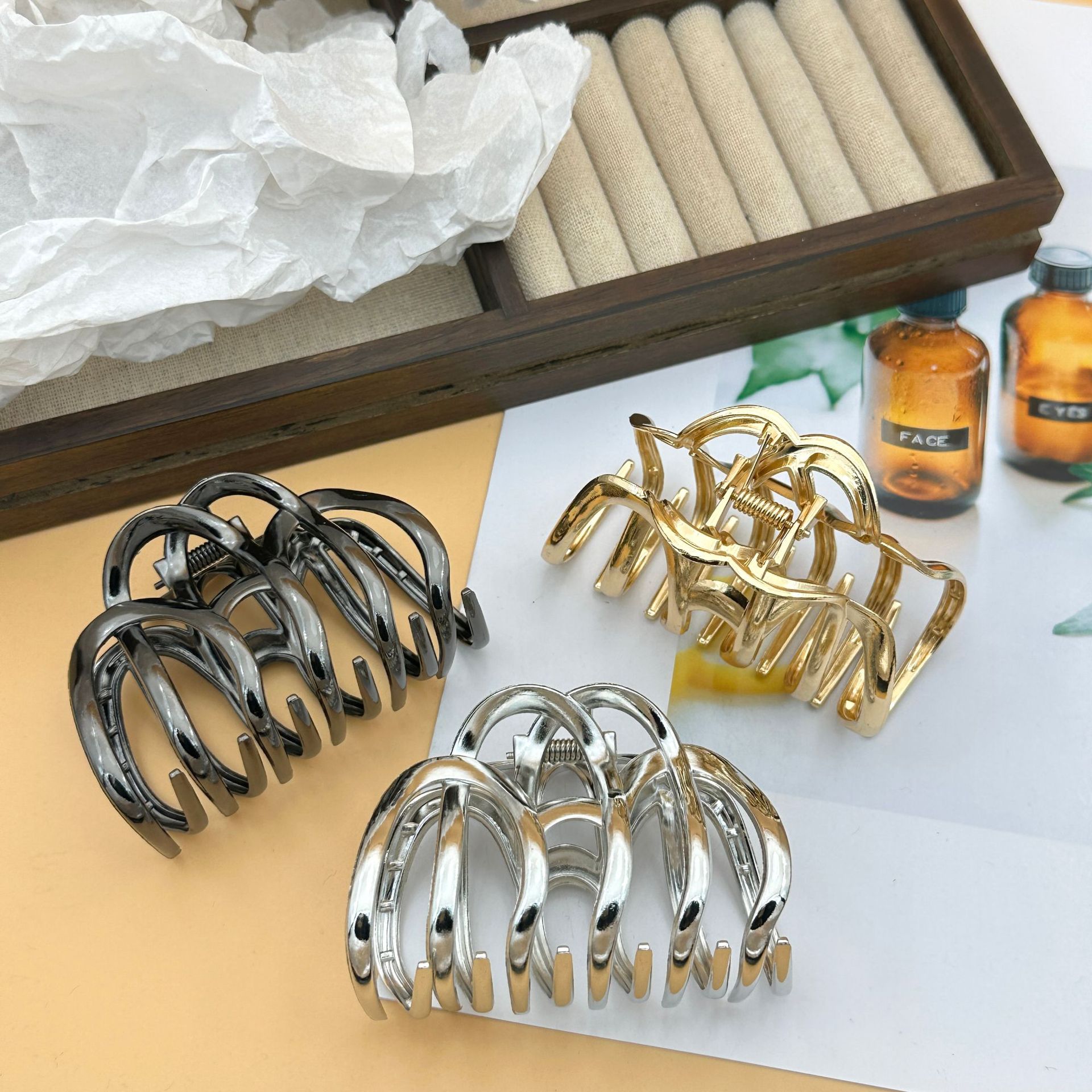 Holiday, Daily Occasion Vacation Classic Style Women's Solid Color Zinc Alloy Hair Claws