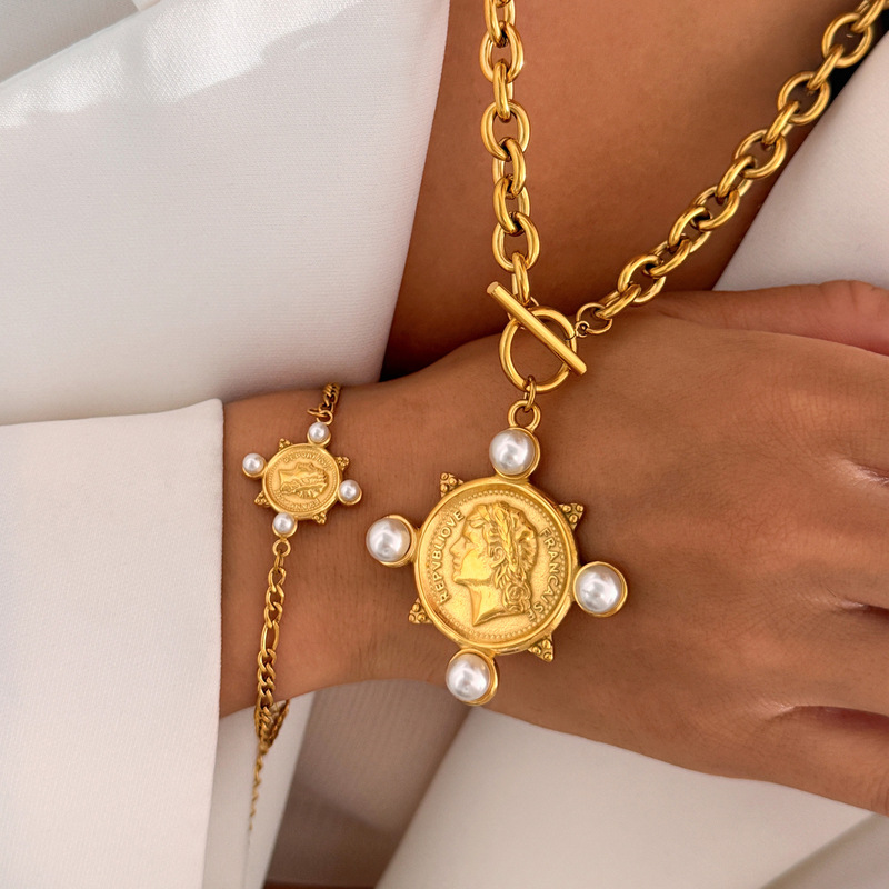 Dazan French Retro Personality Trend 18K Gold Portrait Jewelry Set Chunky Cross Chain Pearl Necklace Bracelet Dazan French Retro Personality Trend 18K Gold Portrait Jewelry Set Chunky Cross Chain Pearl Necklace Bracelet