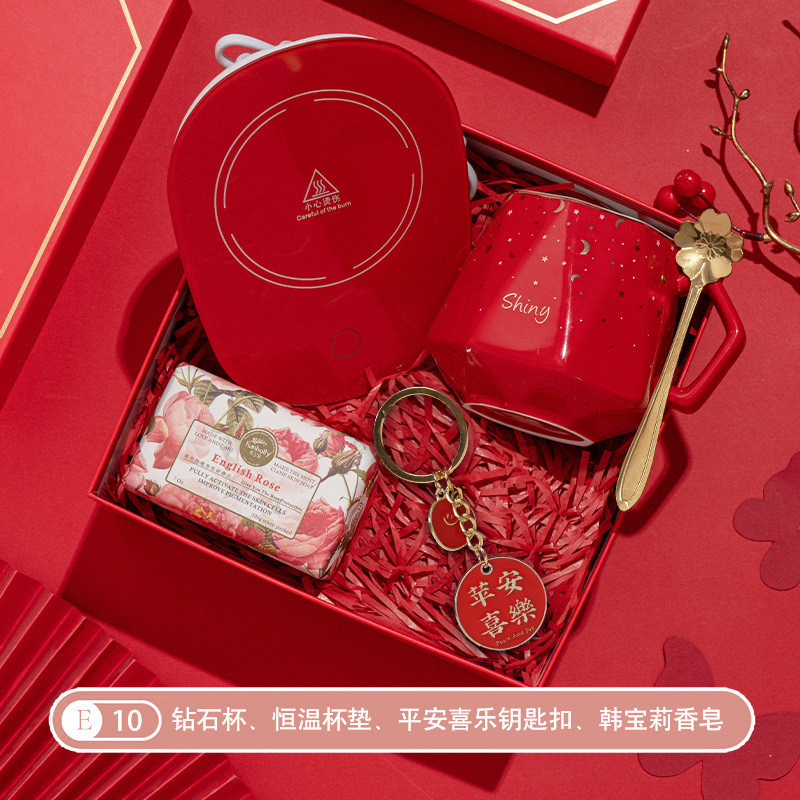結婚式中国風の実用的なお祝いの日の結婚式の宴会のお返しギフト完成したギフトボックスセットゲスト用ポータブル結婚式のお土産|undefined