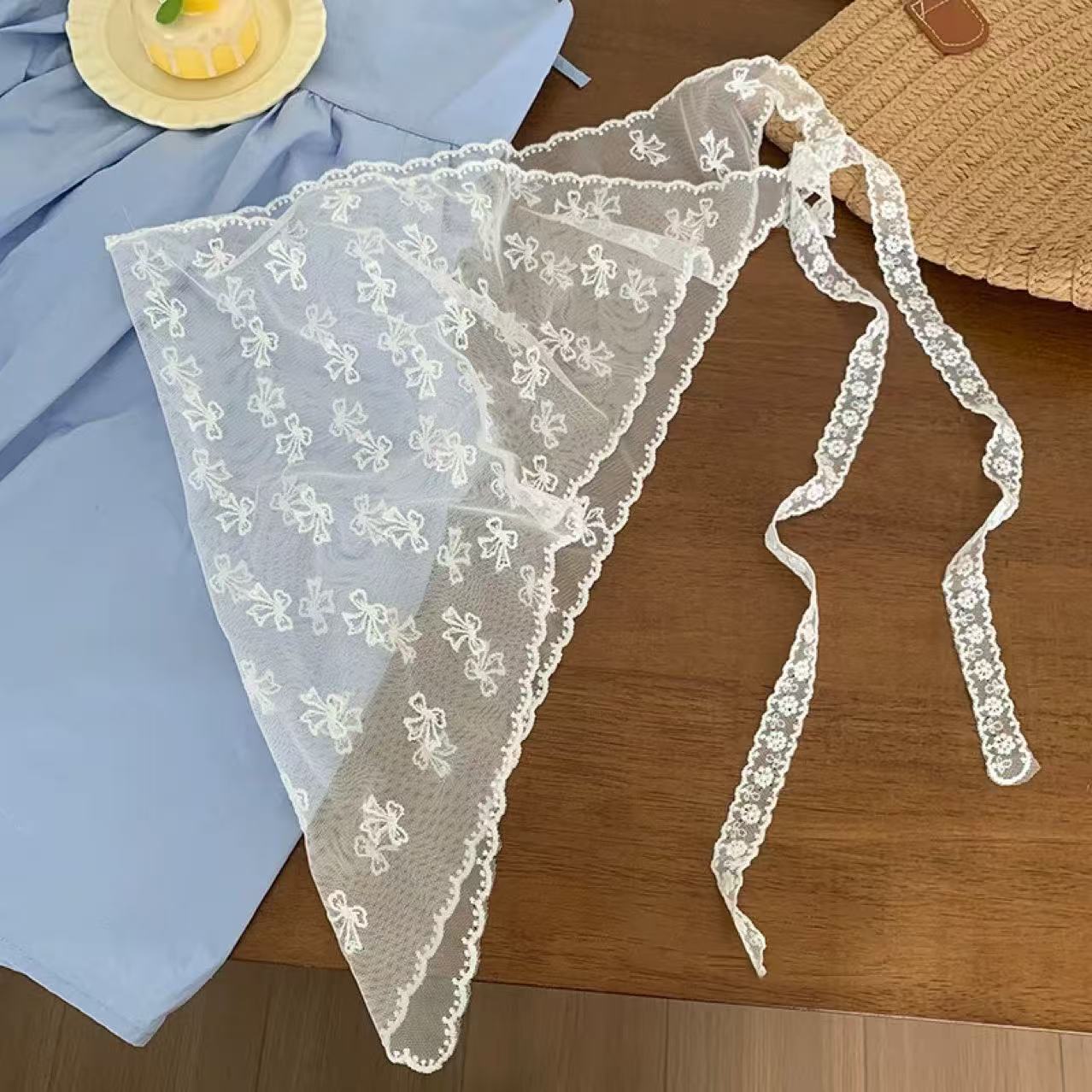 White lace pattern b