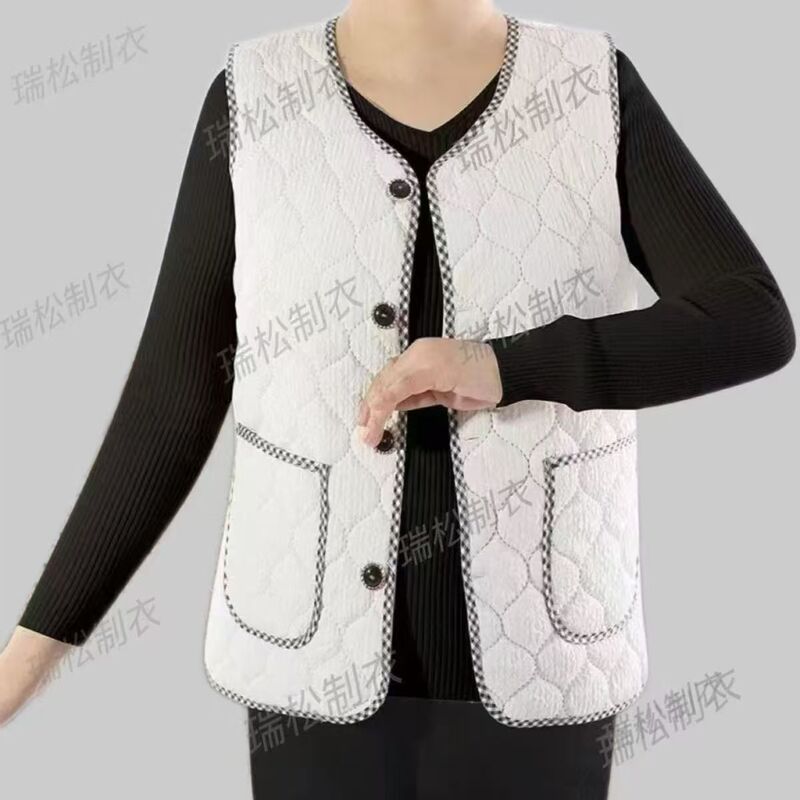 Trendy, lightweight cotton vest, perfect for layering and keeping warm, a versatile piece for layering, a small quilted jacket, a short quilted outerwear