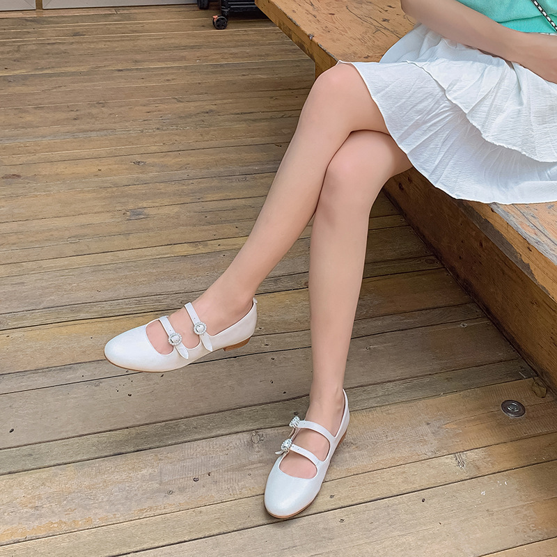 Fashionable beige Mary Jane shoes low-cut flat