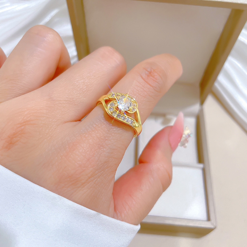 Adjustable Full Diamond Designer Ring For Couples Personalized_voghion.com