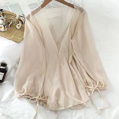 シフォンの日焼け止めシャツの女性2024年の新しいブラウスのカーディガンの上着のマントの夏にスカートの薄いコートを配合します。