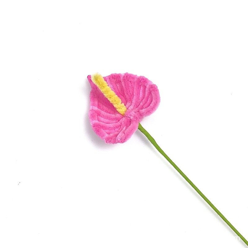 手織りの部品は花の赤い掌のねじり棒の単一の完成品の年の夜花の部品のカラーを模倣します。|undefined