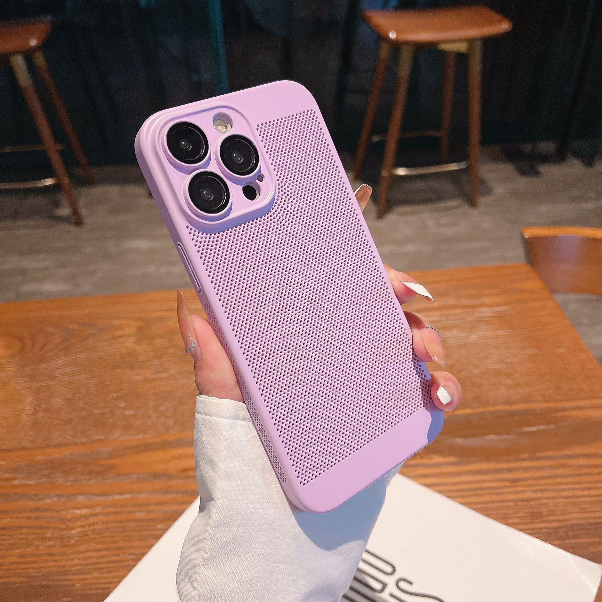 Adecuado para el verano iPhone15 enfriamiento transpirable teléfono móvil caso de malla Apple 13promax lente película cubierta PC