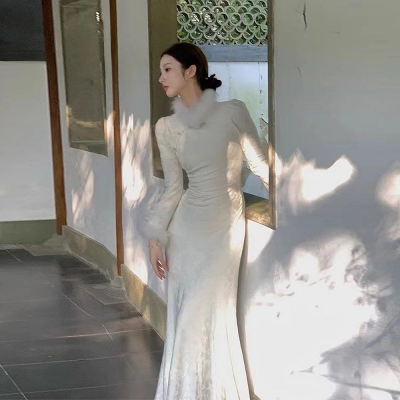 Slim Fit Hip-Hugging Fishtail Fur Collar Cheongsam Long-Sleeved Dress for Women 2025 New Autumn and Winter High-End Niche Long Skirt