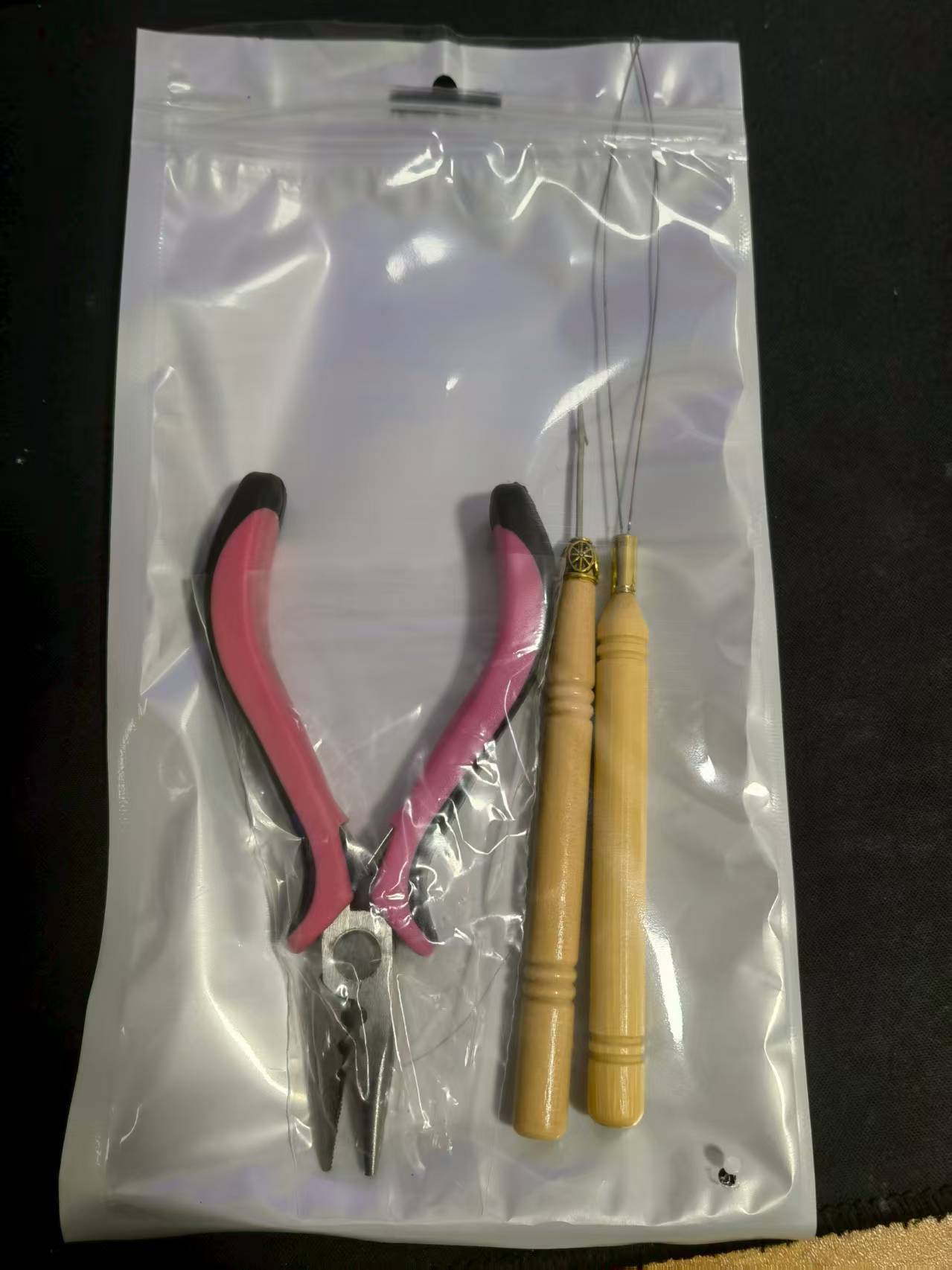 흑색 화약 탄소강 + 목재 헤어 익스텐션 조합