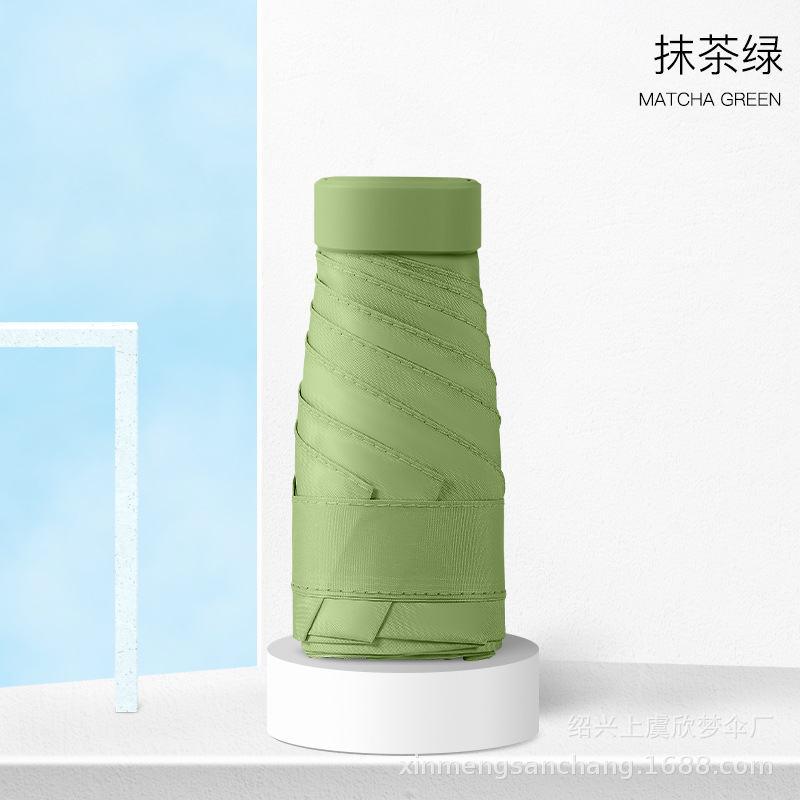 Matcha verde plana seis veces a juego de color mango ordinario