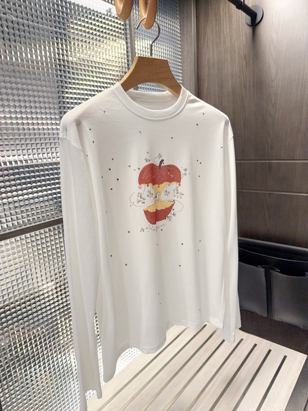 Heat-Pressed Rhinestone Apple Carousel Print Sun-Protective Shirt, Loose and Casual Style, Versatile Long-Sleeve T-Shirt with Hidden Hem Heat-Pressed Rhinestone Apple Carousel Print Sun-Protective Shirt, Loose and Casual Style, Versatile Long-Sleeve T-Shirt with Hidden Hem