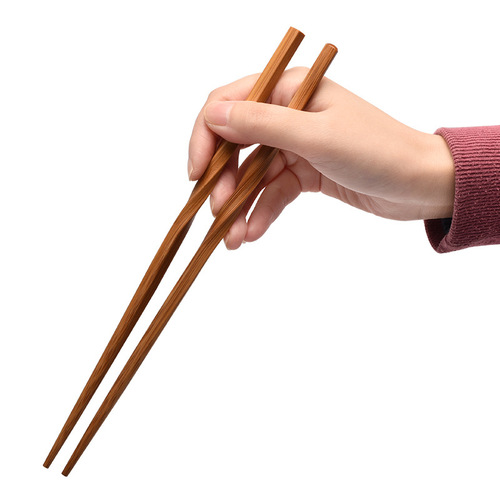 Manufacturer of bamboo tableware for home use and hotel bamboo Japanese-style pointed chopsticks carbonized chopsticks 24cm twist bamboo chopsticks