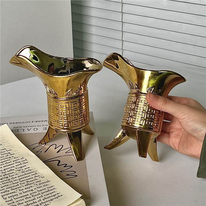 Ins creativo extraño taza de té de leche imperial qin shi taza de vidrio taza imperial taza de tres patas antiguo taza de vino