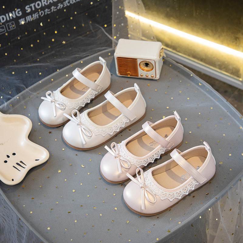 Zapatos de cuero para niñas 2025 nuevos niños primavera y otoño arco extranjero zapatos de princesa de encaje zapatos de suela suave para bebés image 4