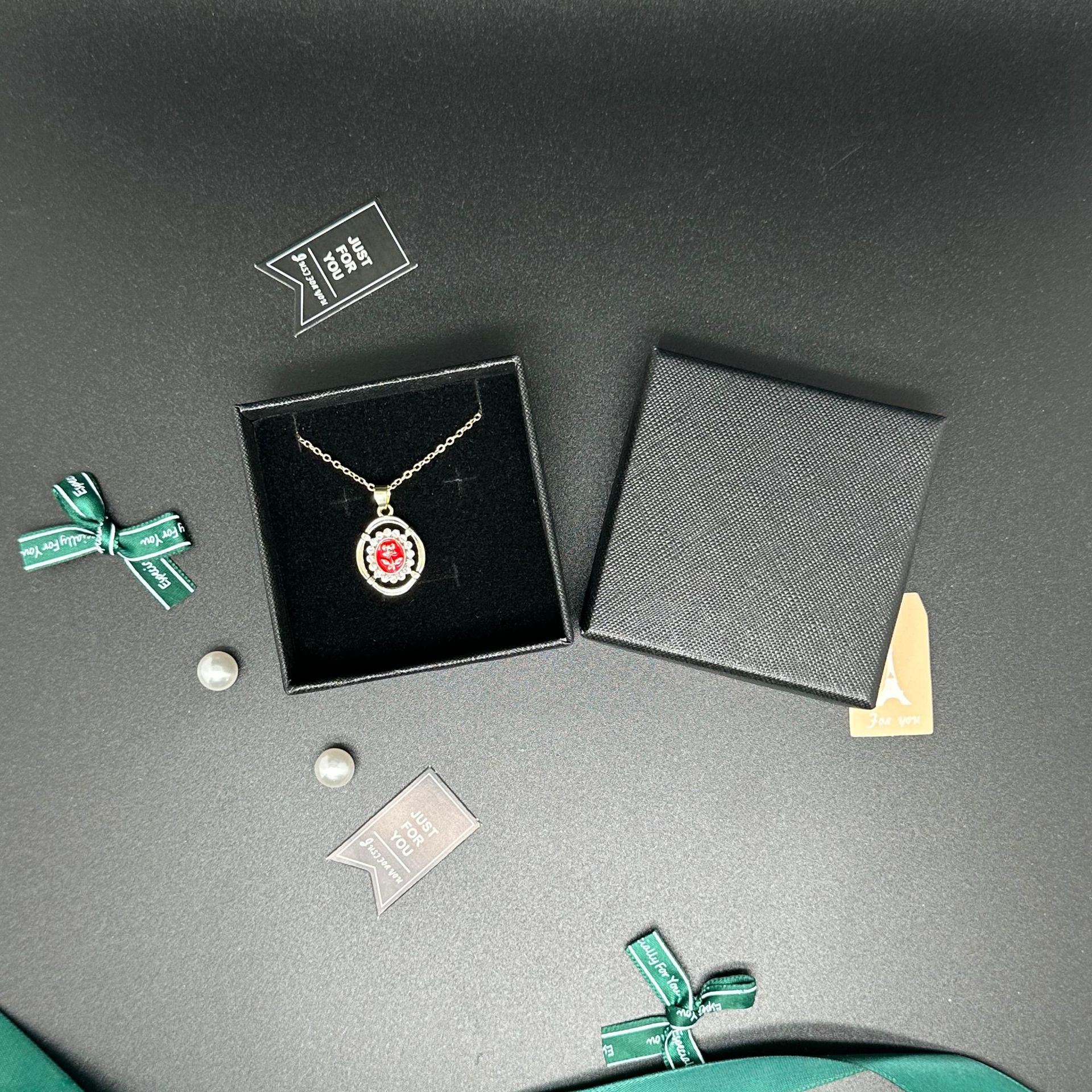 Spot black jewelry box with plaid pattern pendant ring box simple jewelry box storage box necklace packaging box wholesale - Taojiyun | Taiwan consolidation | 1688 product purchasing | China goods purchasing | Gather and Transport