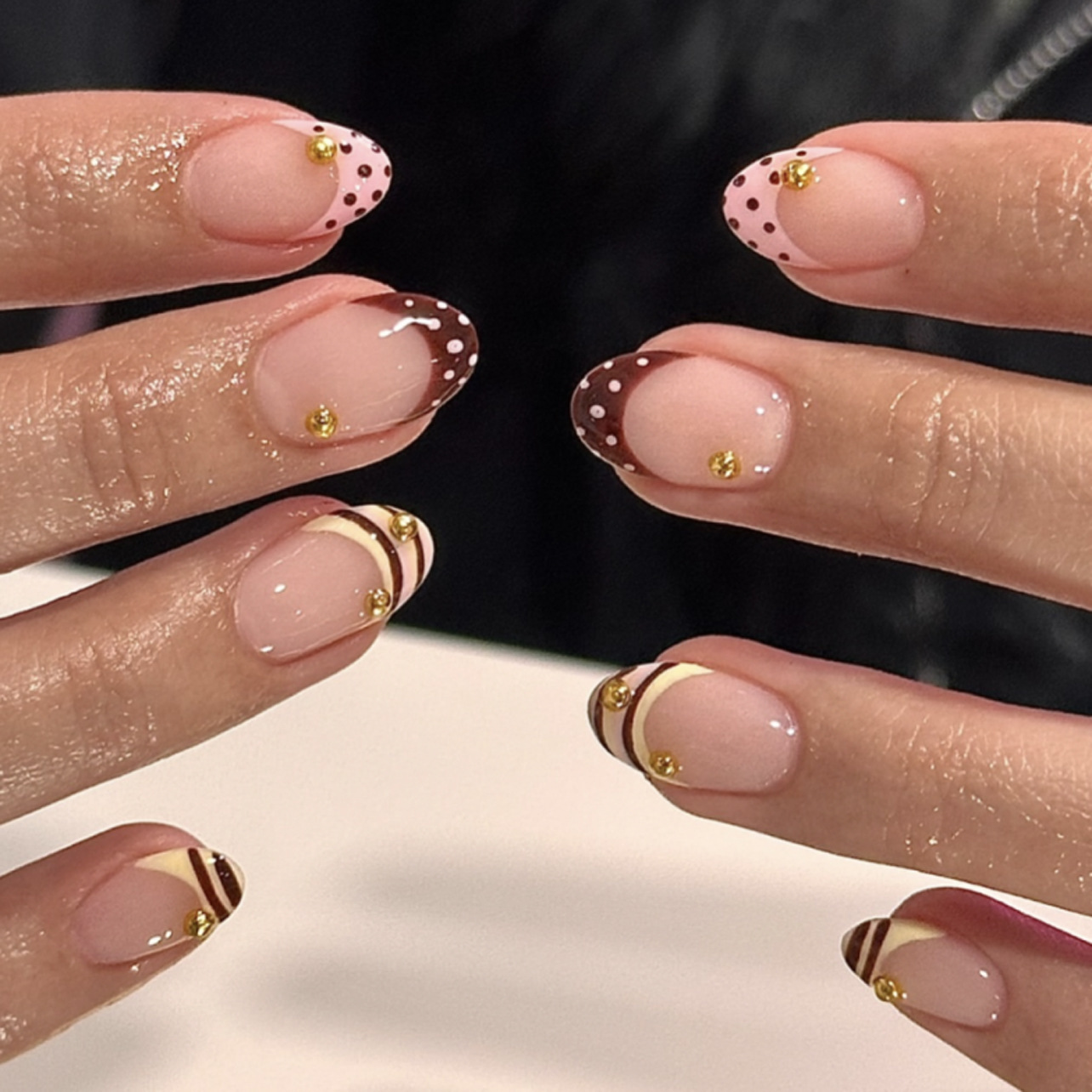 European and American foreign trade French-style short round polka dot press-on nails, wearable fake nails, nail tips wholesale
