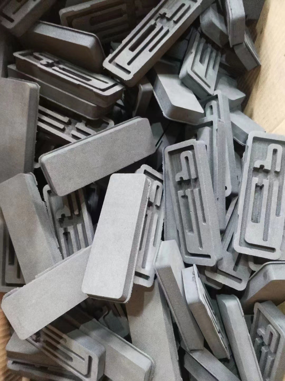 厂家供应黑色EVA硬泡沫雕刻成型异形缓冲包装泡沫/雕刻成型